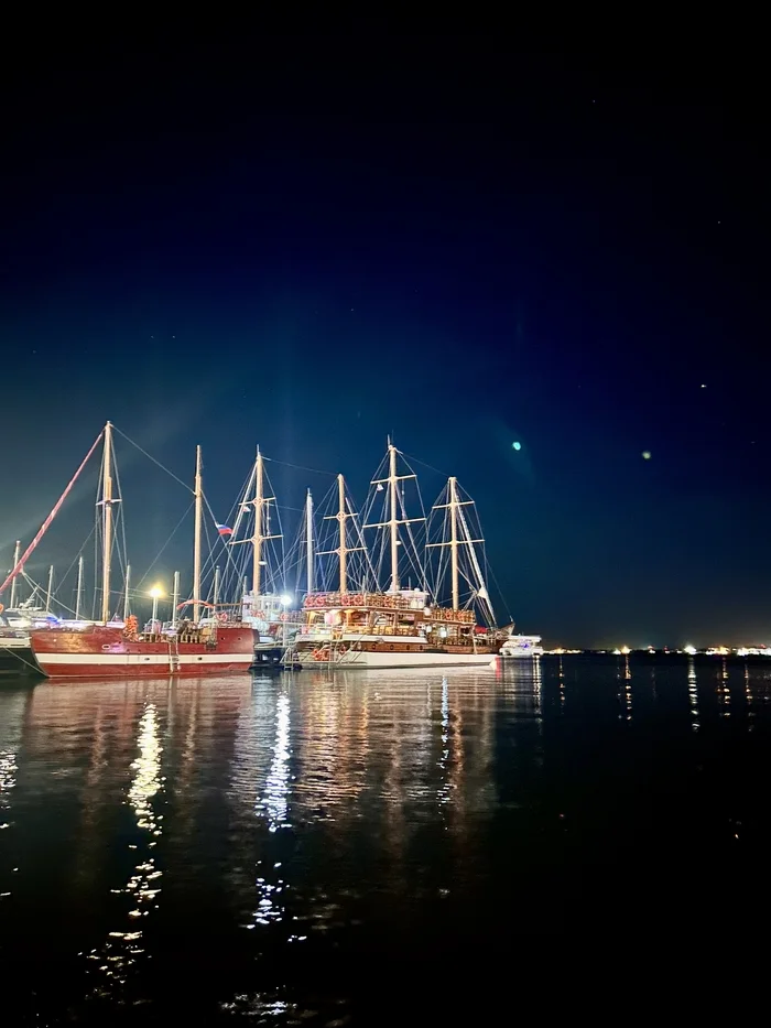 Boats - My, Gelendzhik, September, Friday tag is mine, Mobile photography, Sea, Sunset, Sunrises and sunsets, Ship