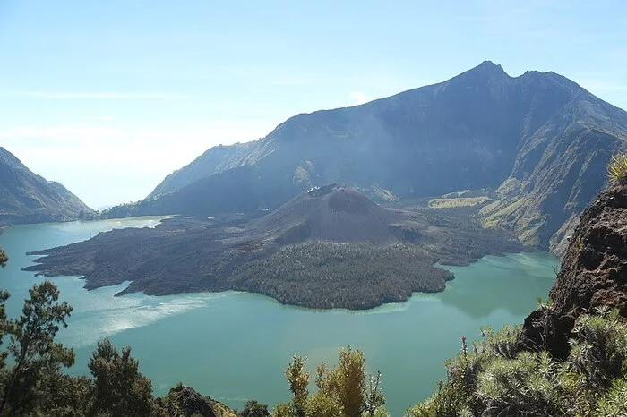 Volcano Rinjani Lombok, Indonesia - Living abroad, Emigration, Buddhism, Rinjani volcano, The mountains, Bali, Indonesia, Relocation, Drive, Asia, Longpost