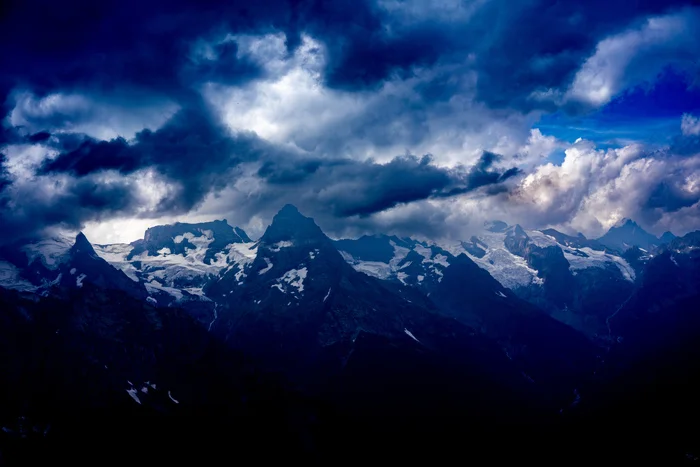 Storm clouds in Dombai - My, Dombay, The mountains, The clouds, Clouds, The photo