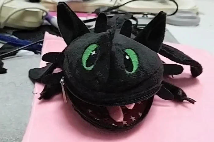 Poor little thing - My, Author's toy, Handmade, Plush Toys, Needlework with process, Sewing, Laser cutting, Pencil case, Toothless, The Dragon, How to train your dragon, Soft toy, Cosmetologist, Longpost, Friday tag is mine, Video, Vertical video