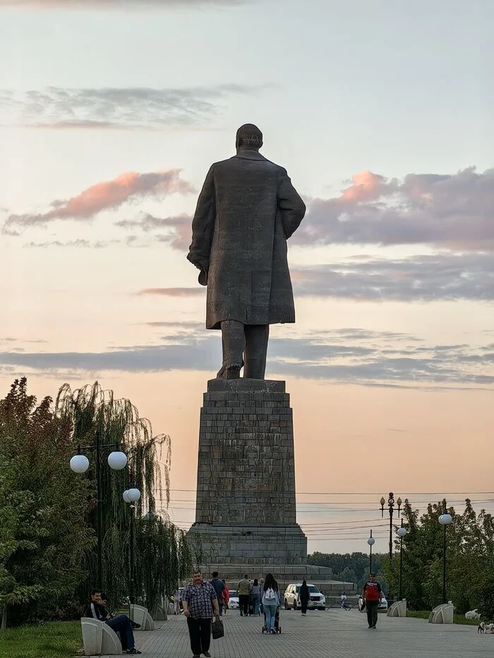 No comments - Lenin, Sculpture, Lenin monument, The photo