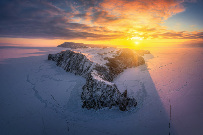 Exif: Hasselblad ModelL1D-20c Focal length 10.3 mm Aperture4.0 Exposure1/100 ISO100