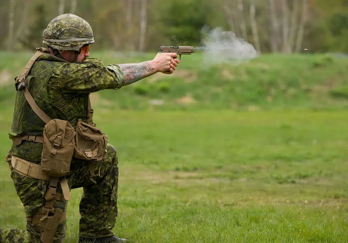 Legendary Browning Hi-Power Didn't Make It to 80th Anniversary in Canadian Military Service - My, Canada, Armament, Military equipment, Firearms, Weapon, Pistols, Browning, Shooting, Longpost