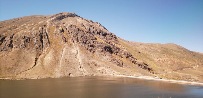 Горы над водой- красиво