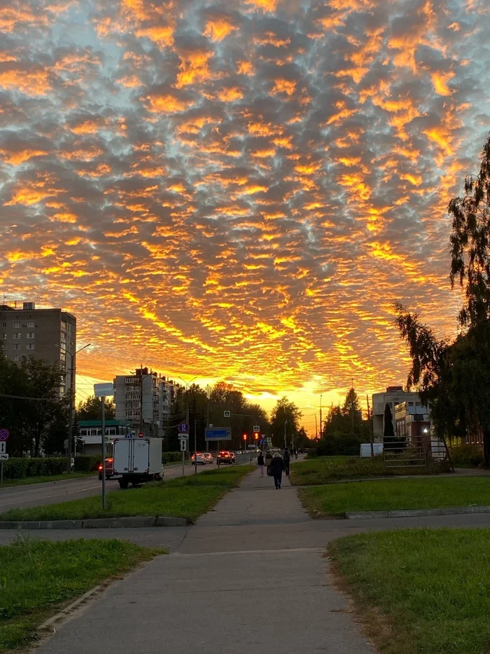 Golden - My, Mobile photography, Sky, Clouds, Longpost