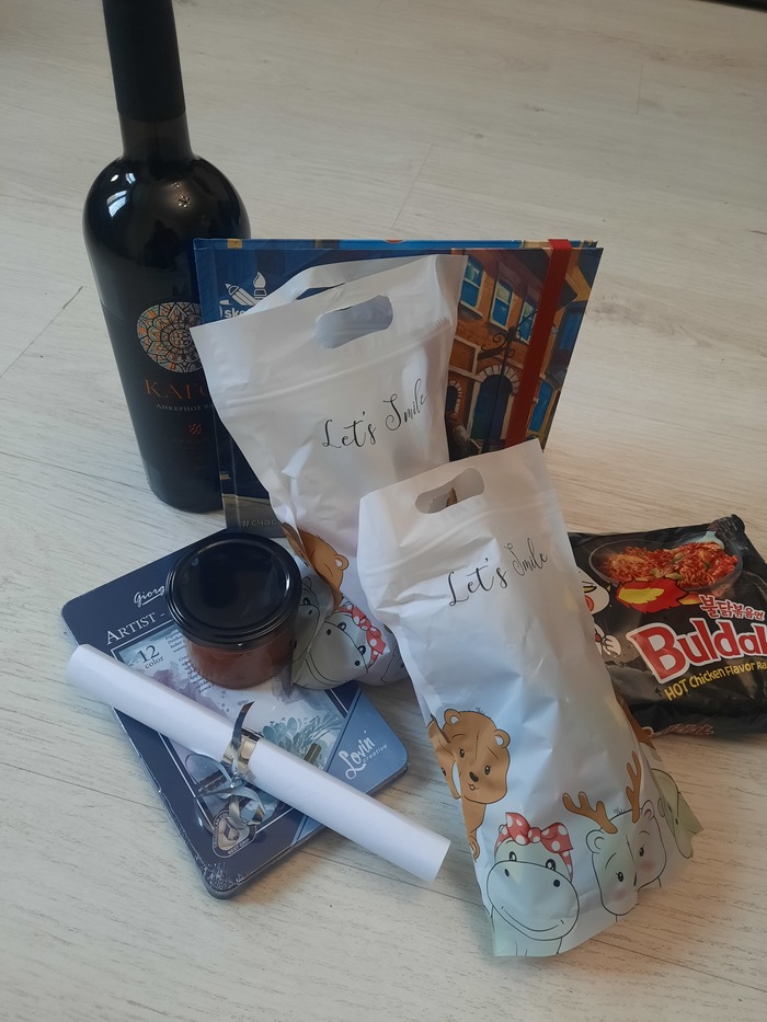 Баночка чего-то очень аппетитного, завтра с чаем буду дегустировать