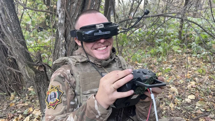 Why is the FPV drone operator smiling? - Special operation, Kursk, Russia, The enemy will not pass, Video, The photo, Smile