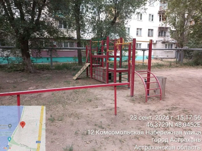 I am asking for advice regarding the installation of stray dog ??kennels in the courtyard of an apartment building. - Stray dogs, Homeless animals, Dog attack, Radical animal protection, Animal defenders, Children, Playground, Attack, VKontakte (link), news, Help, Negative