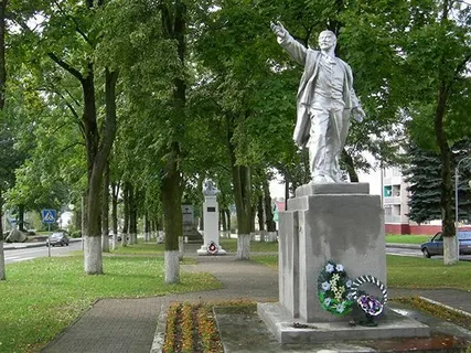 Alley. Mentality. Svisloch. People - Monument, Politics, Traditions, Republic of Belarus, Europe, Belarusians, Travels, Country, Longpost