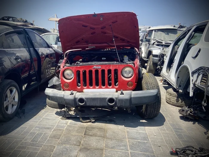 Sunday is the day to visit UAE Auto Dismantlers - My, UAE, Dubai, Spare parts, Auto, Motorists, Car, Garage, Car service, Engine, Race, Srt, Technics, Автоспорт, Autoparsing, Auto repair, Longpost