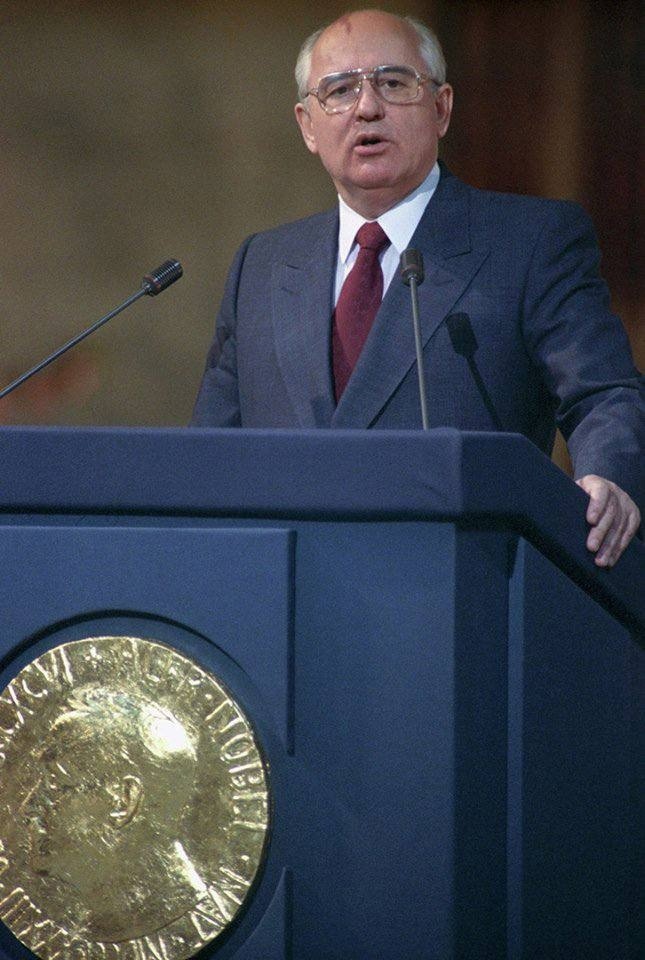 Gorbachev gives a speech in 1990 when he was awarded the Nobel Peace Prize for the collapse of the State - Mikhail Gorbachev, Prize, Collapse of the USSR, Past, Telegram (link)