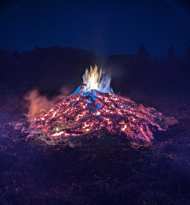 First try at extreme recreation. Walking on coals in Altai - My, Tourism, Mountain tourism, Drive, Туристы, Altai Republic, Extreme, Vacation, Coal, Walking on coals, The rocks, Travel across Russia, Camping, Road trip, Video, Longpost, Vertical video