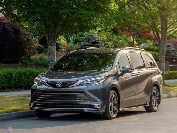 Official images of the 2025 Toyota Sienna have been released - Crossposting, Pikabu publish bot, Toyota, Sienna, Telegram (link)