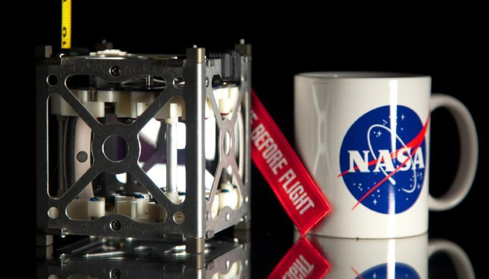  PhoneSat 1.0    10 ,    1,5 . : NASA Ames Research Center