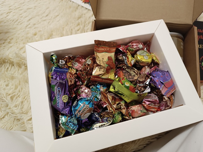 Ещё вкусняшки. Блин надеюсь не слипнется ни где 🤞.