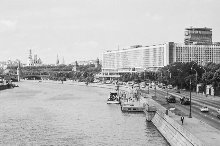 Moscow of the 90s and Moscow of 2024. What has changed? (Part 2) - It Was-It Was, Architecture, sights, Beautification, Town, 90th, Old photo, Moscow, Longpost