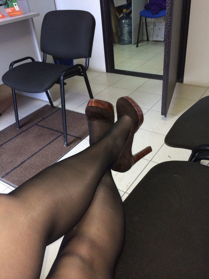 I splayed my legs at work - Girls, Office, Work, Tights, High heels, Heels, Legs, Longpost