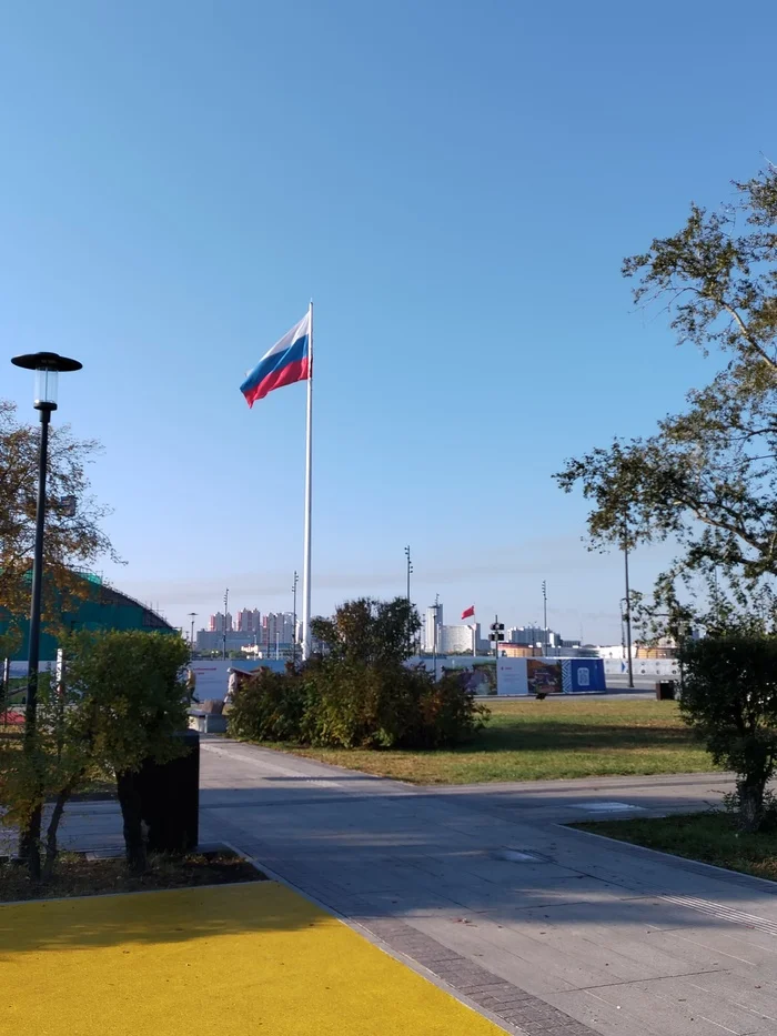 Good morning Russia - My, Good morning, Flag, Mobile photography, Blagoveshchensk, Russia