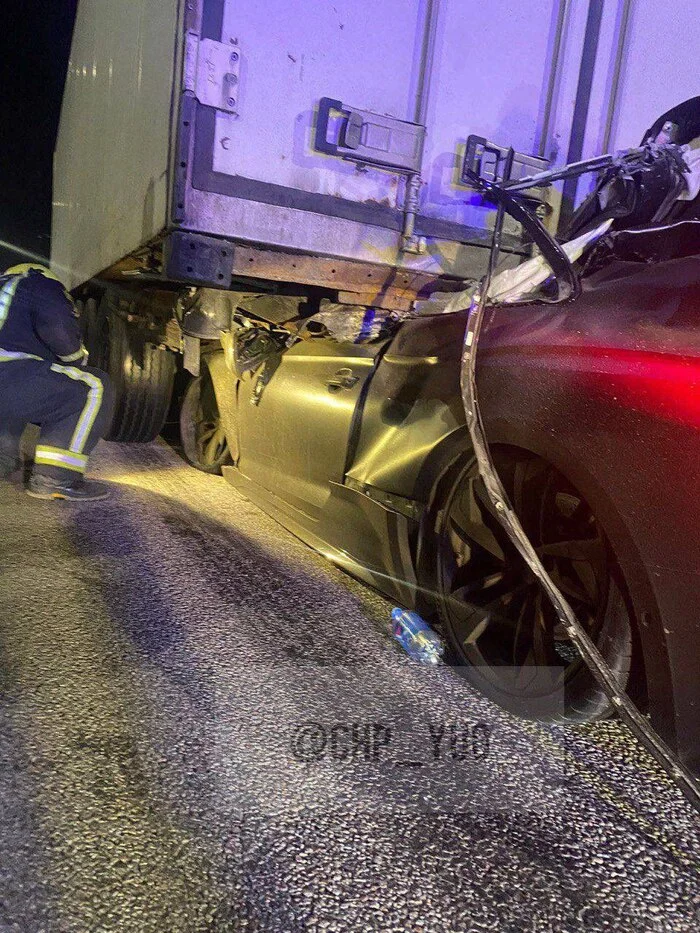 Deadly speed: young guys died after flying under a truck on the M-12 highway - Survey, Negative, Incident, Video, Vertical video, Telegram (link), Longpost, Road accident, Audi