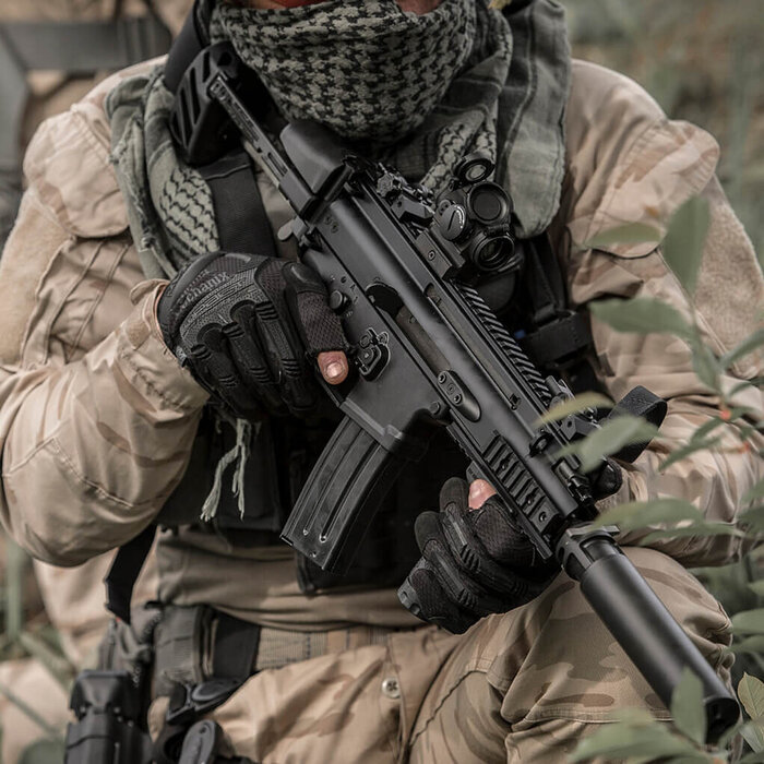      (  FN-SCAR-SC)            