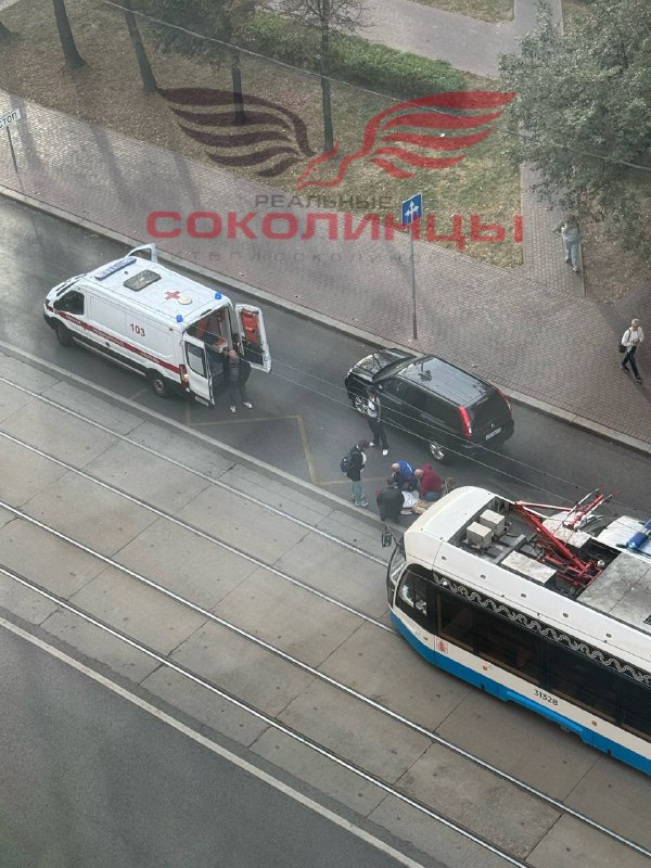 A person was hit in the Eastern Administrative District - Negative, Violation of traffic rules, Incident, Road accident, A pedestrian, Crash, Moscow, Wao, Shcherbakovskaya, Nissan X-Trail, Longpost