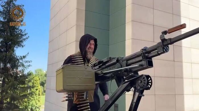 Кури в сторонке DC.