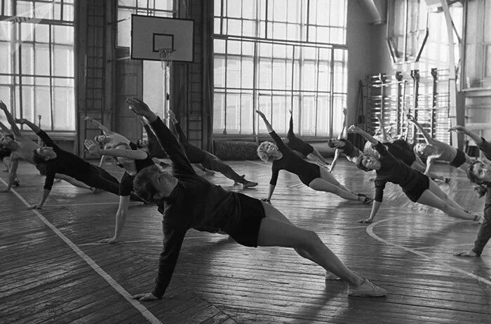 Students of the Moscow Architectural Institute (State Academy) during classes in the gym. 1966 - The photo, Old photo, Black and white photo, Historical photo, 60th, the USSR, Students, Sport, Sports girls