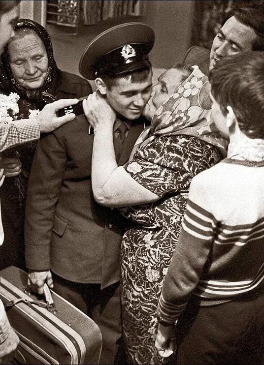 It's a great joy to see how the mother waited for her son to come home! - Mum, A son, Motherhood, Parents, the USSR, Upbringing, Parents and children, Childhood in the USSR, Childhood memories, Growing up, Army, Telegram (link)