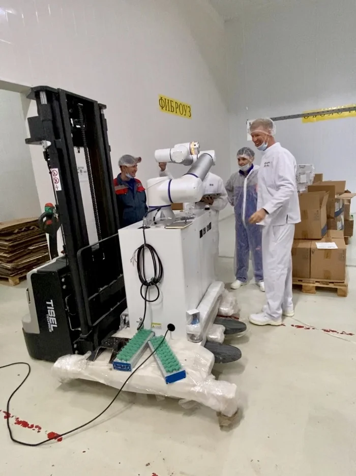 Robots do the hard work, not humans: how robot Alyosha helps in sausage production - Work, Robot, Factory, Future, Video, Vertical video, Longpost