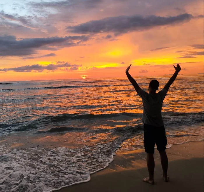 Melanesia Travel Diary. Thailand. Day 98. Koh Lanta Island - My, Around the world, Travels, Life stories, Drive, Hitch-hiking, Informative, Thailand, Sea, Sunset, Sunrises and sunsets, Beach, Ocean, Island, Video, Longpost, Vertical video, The photo