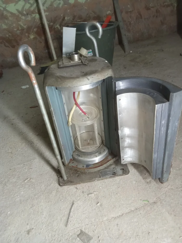 We are renovating a civil defense training center. Can you tell me what this thing is? - My, What's this?, Unclear, Text, Longpost