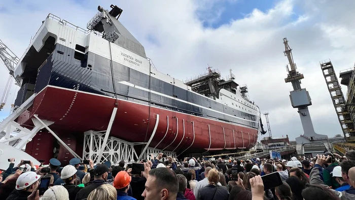 Fishing supertrawler launched in St. Petersburg. Captain Yunak of the ST-192 project - news, Russia, Shipbuilding, launching, Admiralty Shipyards, Fishing, Saint Petersburg, Trawler, Video, Video VK, VKontakte (link), Longpost, Sdelanounas ru