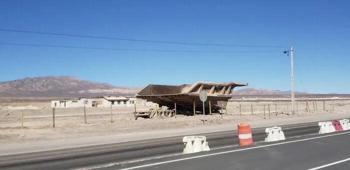 Met a UAZ in the Atacama Desert. Chile - My, Bike trip, Solo travel, Travels, A bike, Hike, South America, Chile, Atacama Desert, Bike ride, Andes, Cyclist, Mountain tourism, Copper, Dump truck, Longpost, The photo