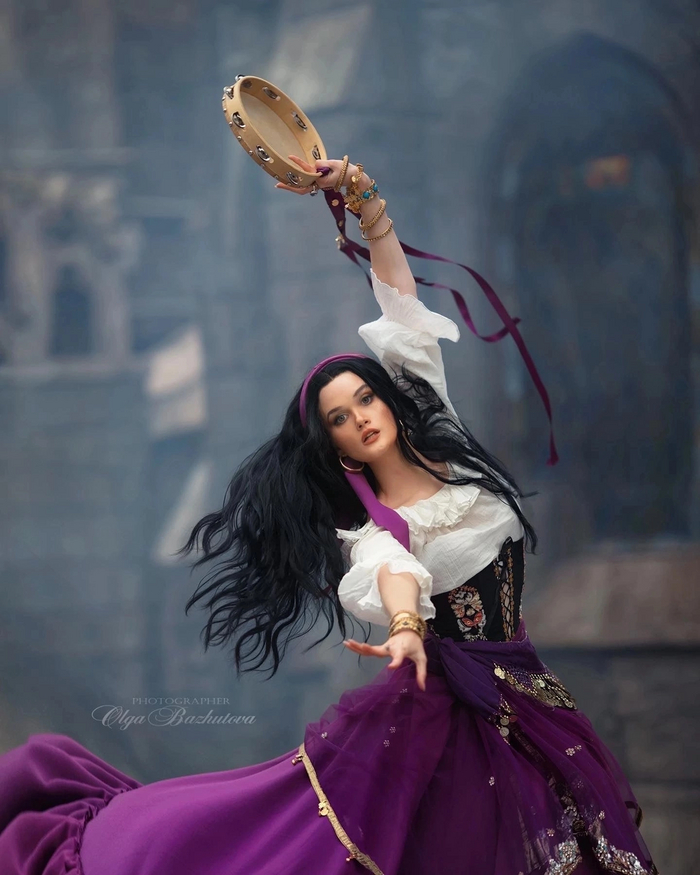 The Hunchback of Norte Dame | Esmeralda  Claude Frollo , , ,  (), ,   -, Walt Disney Company