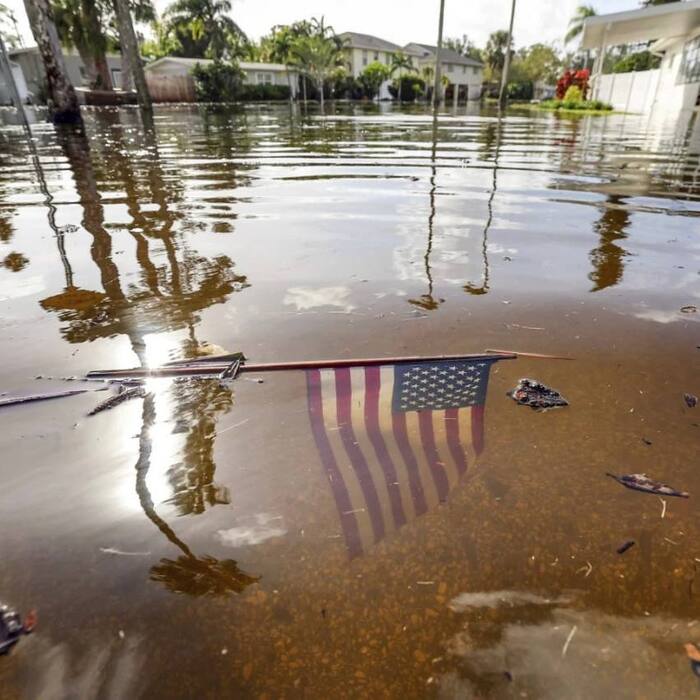 Hurricane Helen in the USA - Hurricane, USA, Flag