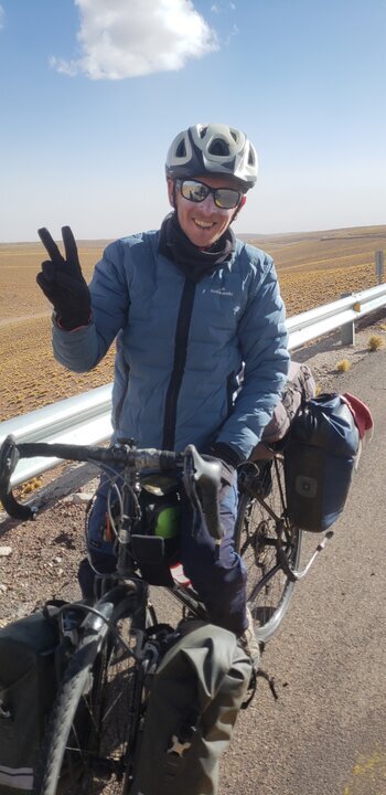 How I crossed the Bolivian-Chilean border at an altitude of 4.5 kilometers above sea level - My, Bike trip, Solo travel, A bike, Travels, South America, Bolivia, Chile, Desert, Andes, Cyclist, Mountain tourism, Bike ride, Volcano, Mountain Lake, High pressure washer, The mountains, oxygen starvation, Atacama Desert, Longpost