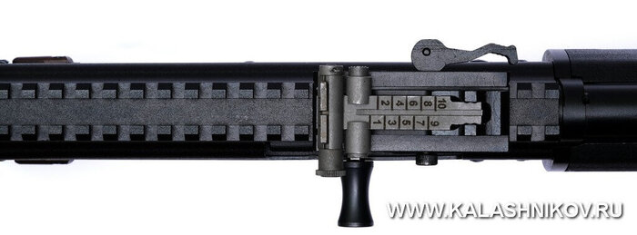 ВПО-177 комплектуется пулемётной прицельной планкой, установленной на съёмном основании, которое присоединяется к планке «пикатини» на ствольной коробке. Фото Михаила Дегтярёва