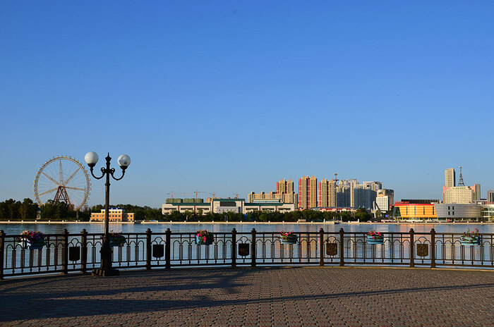 Nikon D7000, 35 mm, ISO 200, F10, 1/250 sec