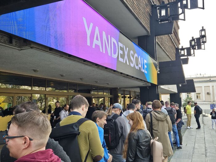 Батюшка-айтишник, ИИ вместо программистов, перспективы отечественного софта и другие интересности с конференции Яндекса