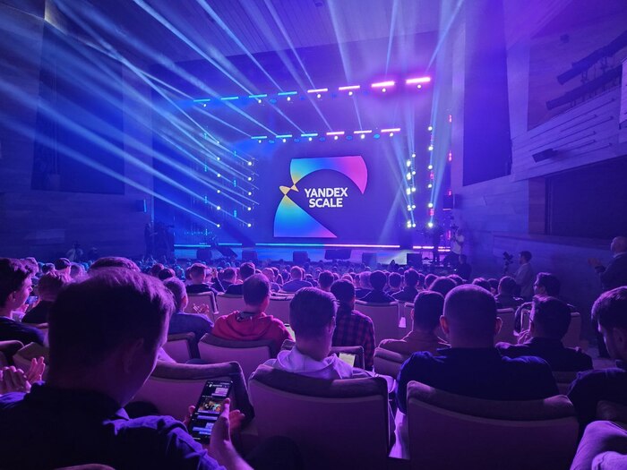Батюшка-айтишник, ИИ вместо программистов, перспективы отечественного софта и другие интересности с конференции Яндекса