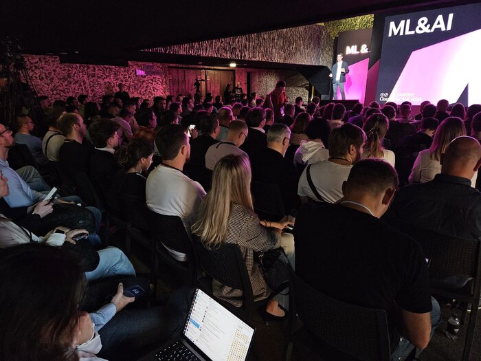 Батюшка-айтишник, ИИ вместо программистов, перспективы отечественного софта и другие интересности с конференции Яндекса