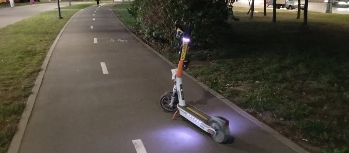 For those with special needs - you can't park scooters like that! - My, Scooter rental, Idiocy