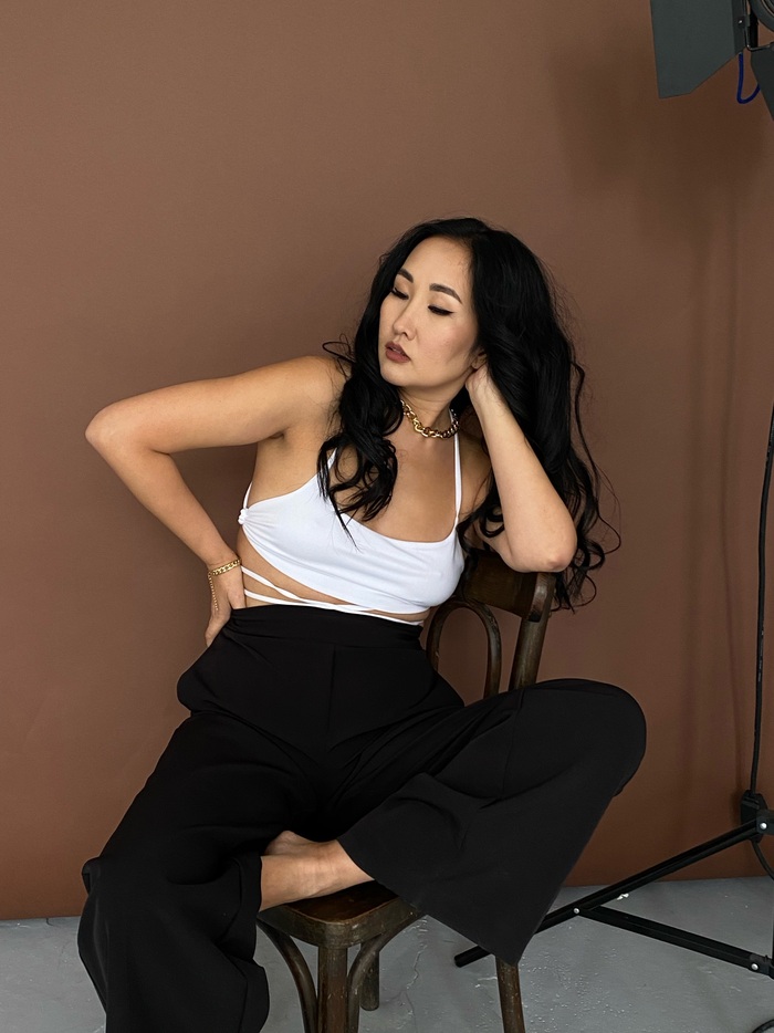 Просто эстетическая съемка для отработки света в новой студии.