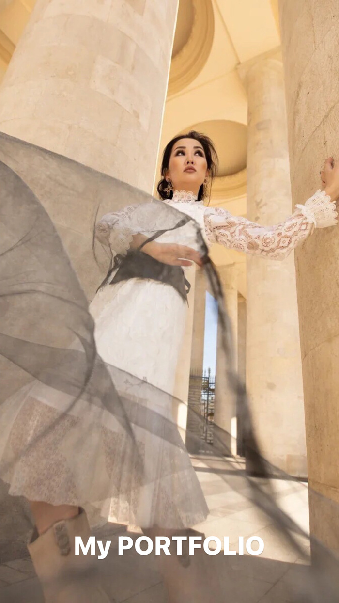 Реклама винтажной одежды.