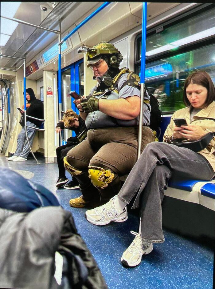 Self-mobilized - Camouflage, Metro, Freaks, Humor