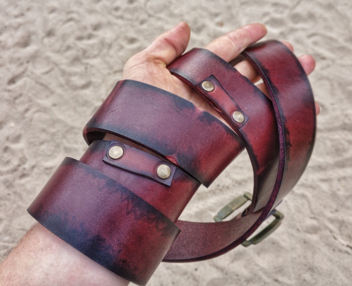 Декоративные элементы на хольнитенах в местах больших потёртостей. Потому что так захотелось!