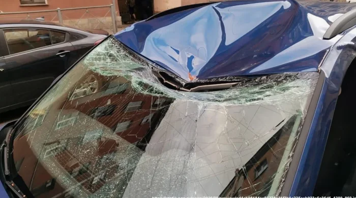 A citizen spent 1.5 million rubles to repair his car after a rock fell on him from the roof of an apartment building - My, Right, Lawyers, League of Lawyers, Auto, Car, Road accident, Consumer rights Protection