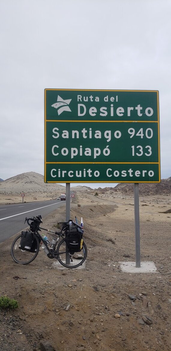 Spent the night on the doorstep of a house overlooking the ocean - My, Bike trip, Solo travel, A bike, Travels, Hike, South America, Bike ride, Andes, Cyclist, Atacama Desert, Desert, Road, The rocks, The mountains, Ocean, Pacific Ocean, Kindness, Hospitality, Hospitality, Longpost