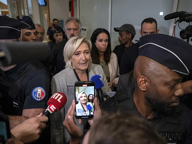 Marine Le Pen on trial for embezzlement, could be banned from running for president - Politics, news, Marine Le Pen, France