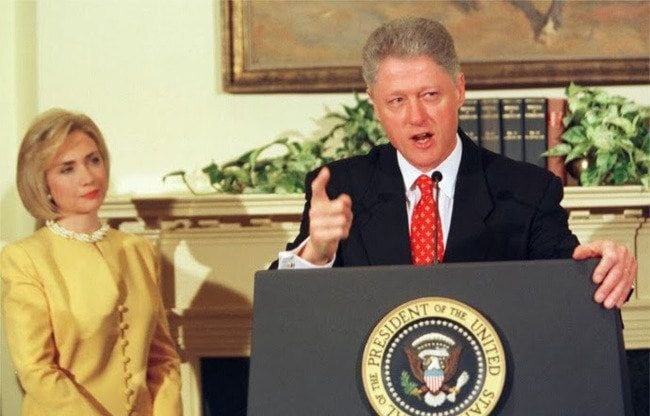 There is so much in this look... - Bill clinton, Monica Lewinsky, Lie, Wife, I swear, Suck, Repeat